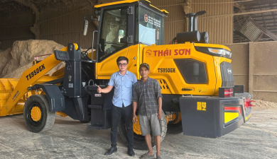Xe Xúc Lật Mini Dĩ An Bình Dương