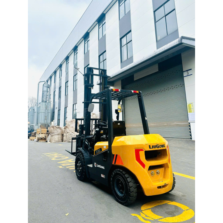 Xe Nâng Dầu 3 Tấn Cao 4,5M 